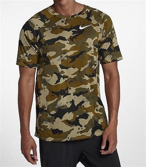 nike camouflage t-shirt herren|Nike Camouflage T.